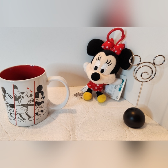 Disney Collectible Lot Mickey Mug Minnie Plush Ring Pic Holder Crossbody - Picture 3 of 12
